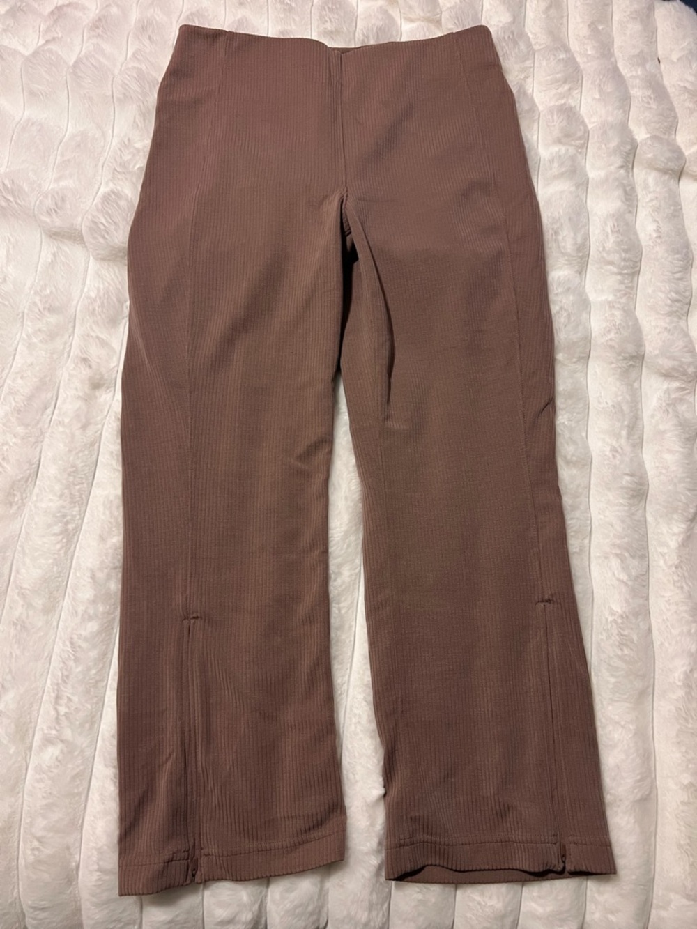 Lululemon Athletica Ribbed Softstreme Zip-Leg High-Rise Cropped Pants in Taupe